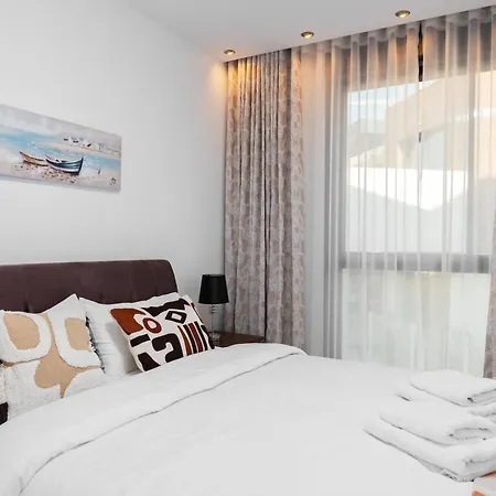 3 Bedroom In Artola With Private Pool Apartment *