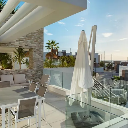 Apartament 3 Bedroom In Artola With Private Pool Marbella